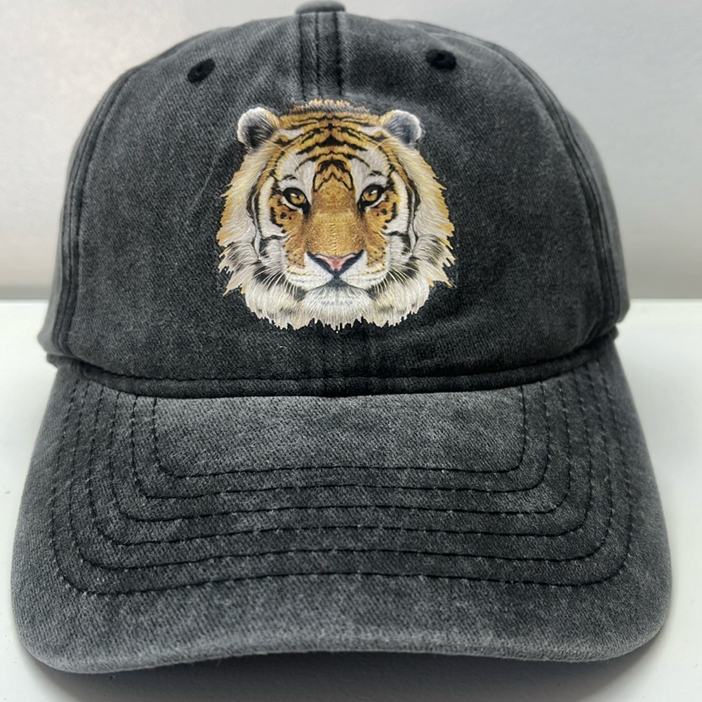 NWOT Gray Vintage Washed Baseball Cap with Tiger and Adjustable Strap